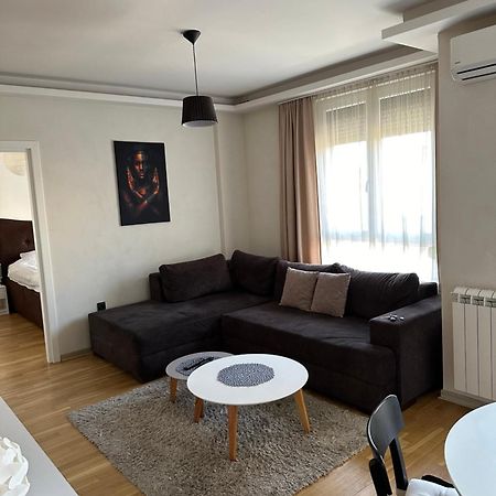 Apartman Dm Belgrad Exteriör bild